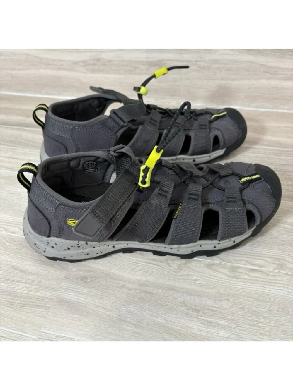 Keen Sandals Youth Size 5 Gray Adjustable Toggle Waterproof Hiking Sport